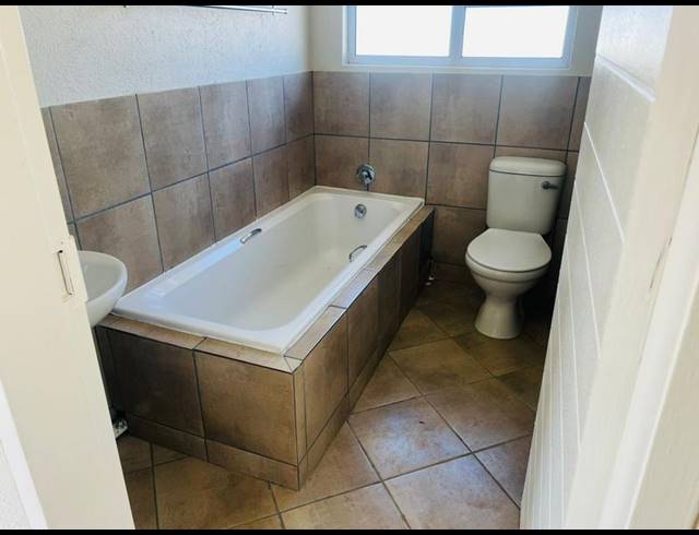 2 BEDROOM HOUSE FOR SALE IN CRYSTAL PARK